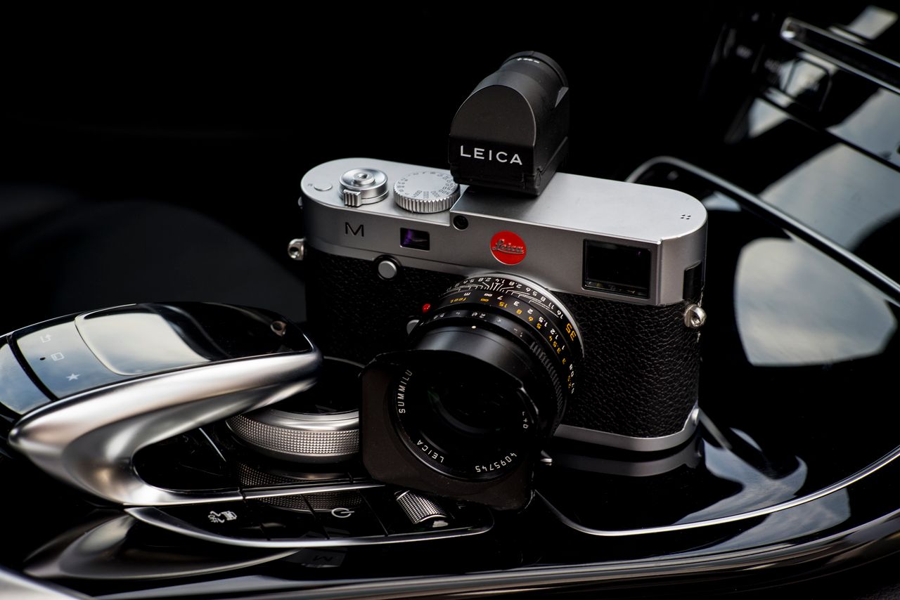 Połączenie technologi i klasyki made in Germany. Leica M Typ 240 i Mercedes-Benz GLC.