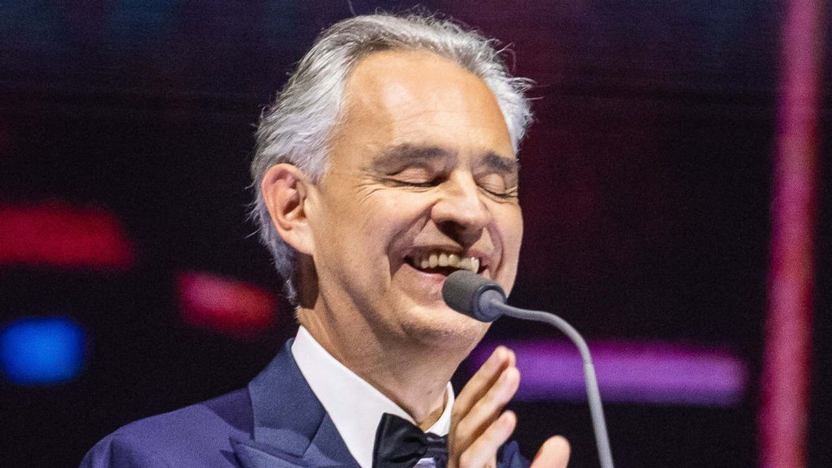 Andrea Bocelli starcił wzrok po wypadku. Piłka uderzyła go w głowę