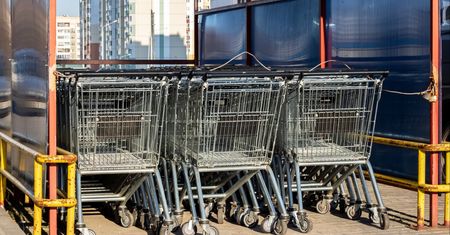 Są otwarci w każdą niedzielę. Kolejny sklep w Warszawie omija zakaz