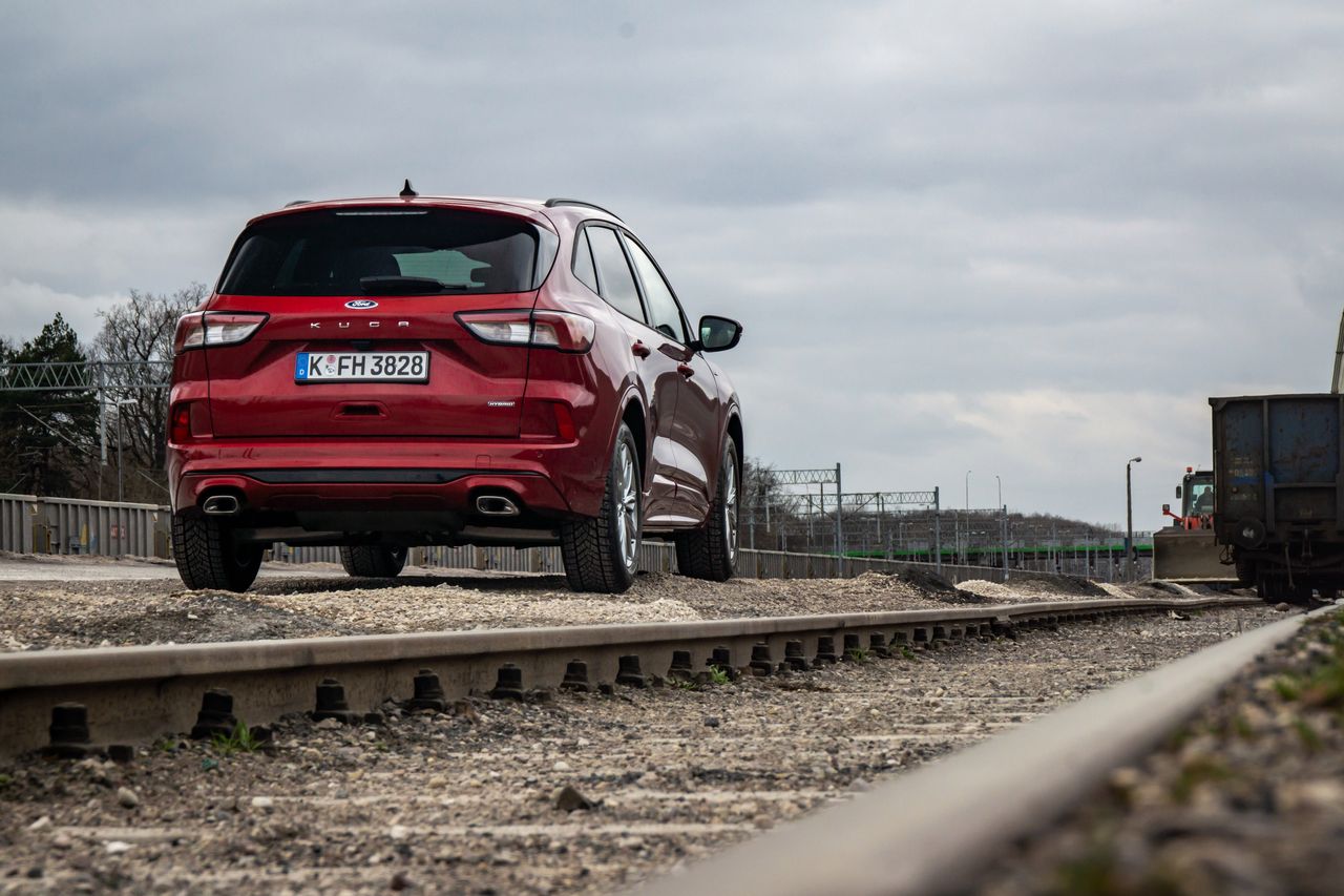 Pierwsza jazda: Ford Kuga FHEV AWD - nowy gracz, który może zmienić rozkład sił wśród hybrydowych SUV-ów