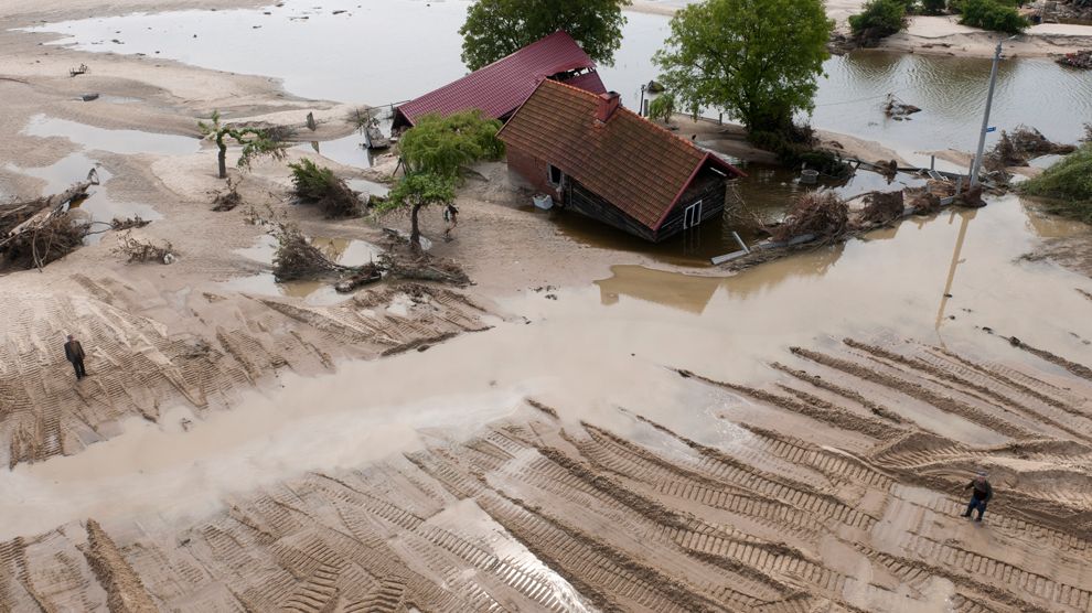 ?Powódź z nieba? - wystawa fotografii lotniczych Kacpra Kowalskiego [GALERIA] 1