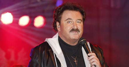 Walczył z chorobą 20 lat. Bez makijażu nie wychodził z domu