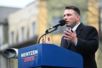 Mentzen odpowiada na pozew PO. "Wstydu nie mają"