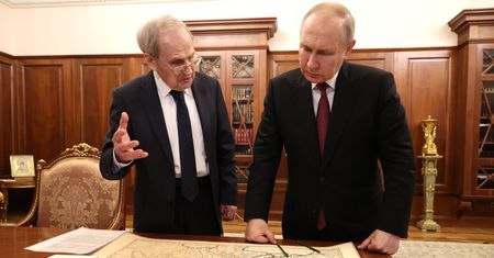 Rosja i Polska są, ale Ukrainy nie ma. Putin ośmieszył się przy mapie świata