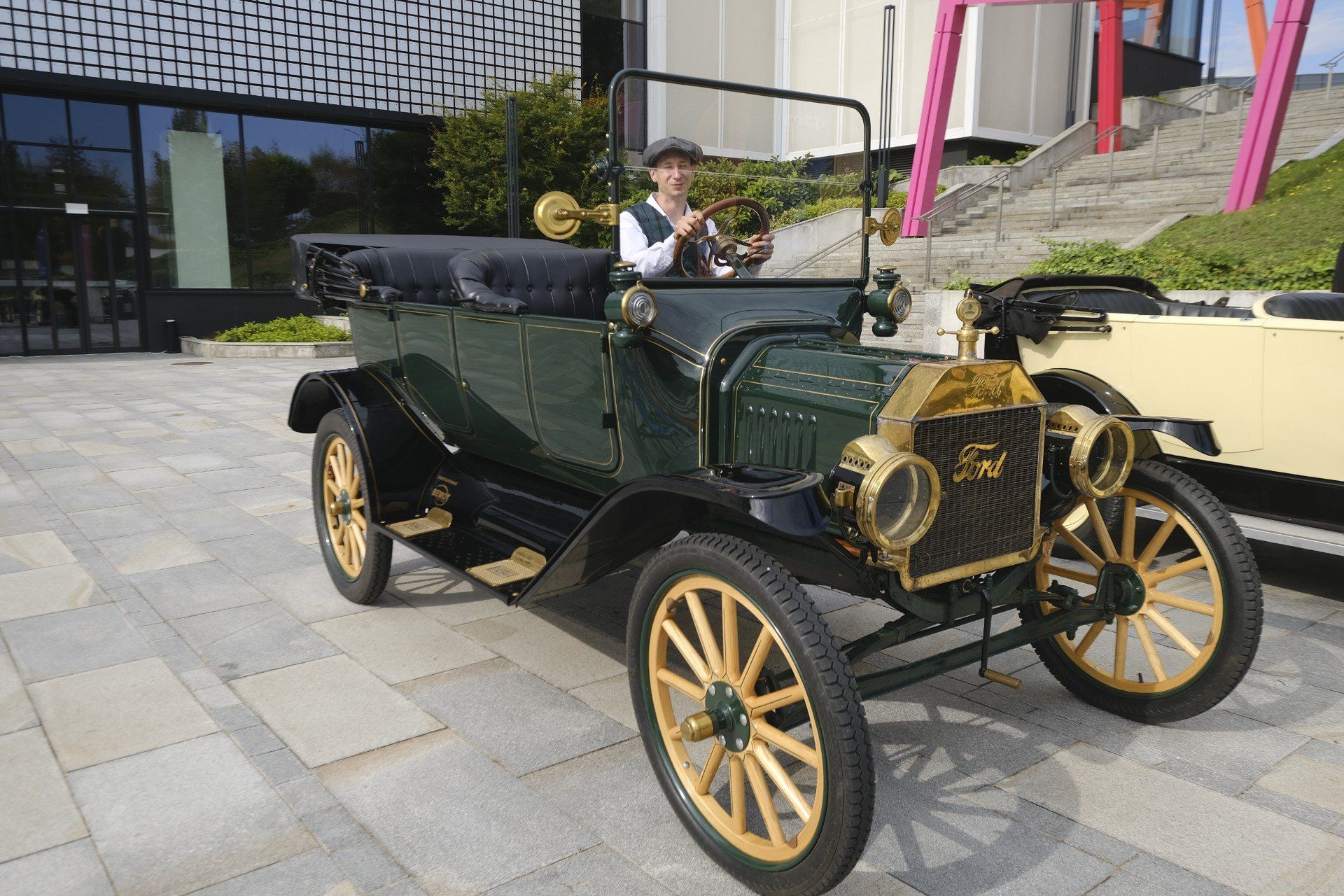 Retro Motor Show 2025 w Poznaniu rozpoczyna się 19 września