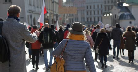 Kto nas obroni w razie zagrożenia? Polacy odpowiadają w sondażu
