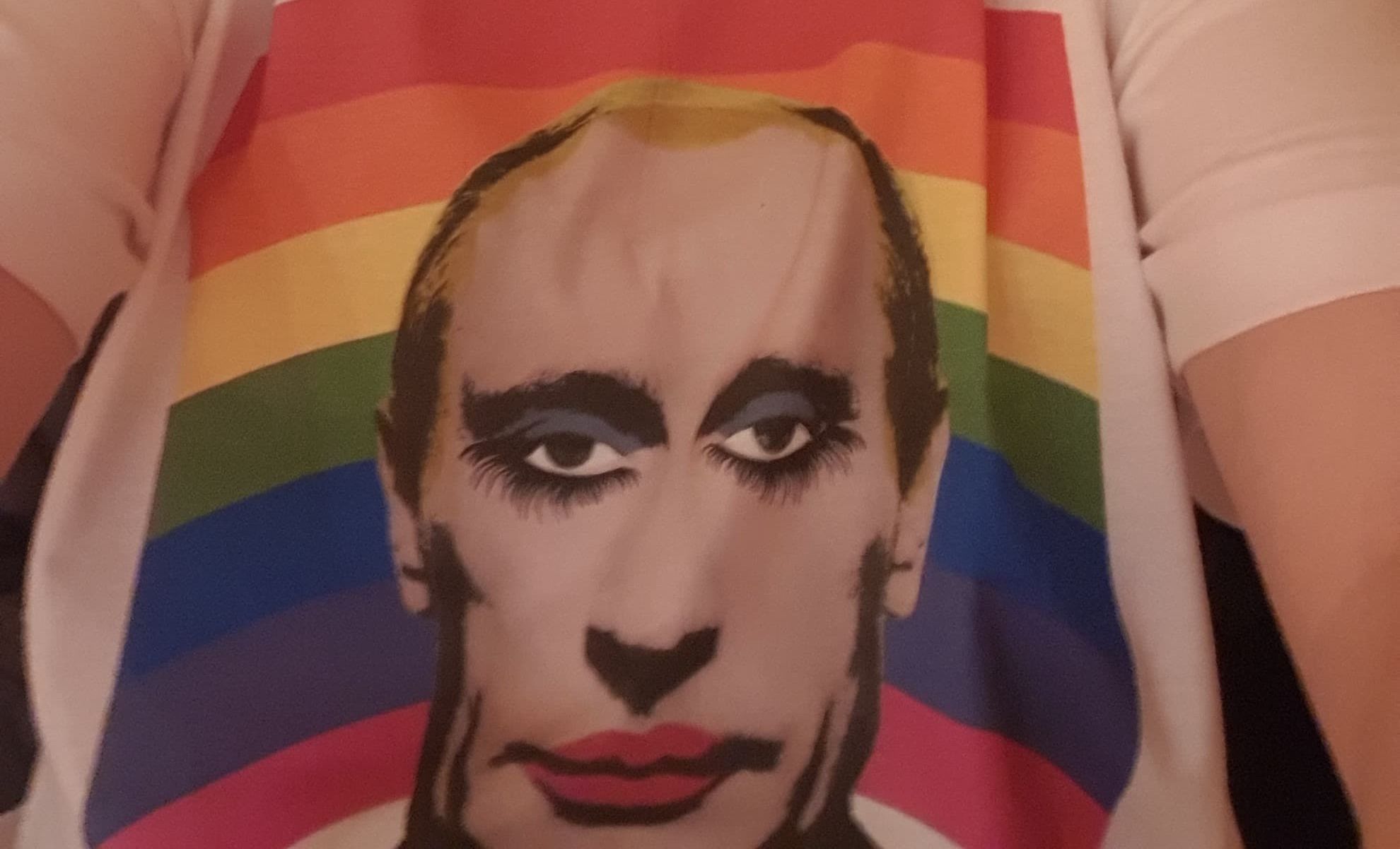 Putin na tle tęczowej flagi jest hitem sieci. Nie wszyscy są rozbawieni