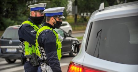 Nagrywają policję podczas interwencji. Można wpaść w kłopoty