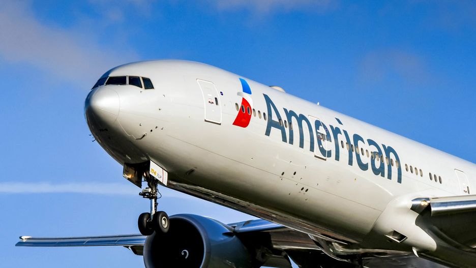Książę Harry leciał do USA na pokładzie linii lotniczych American Airlines  