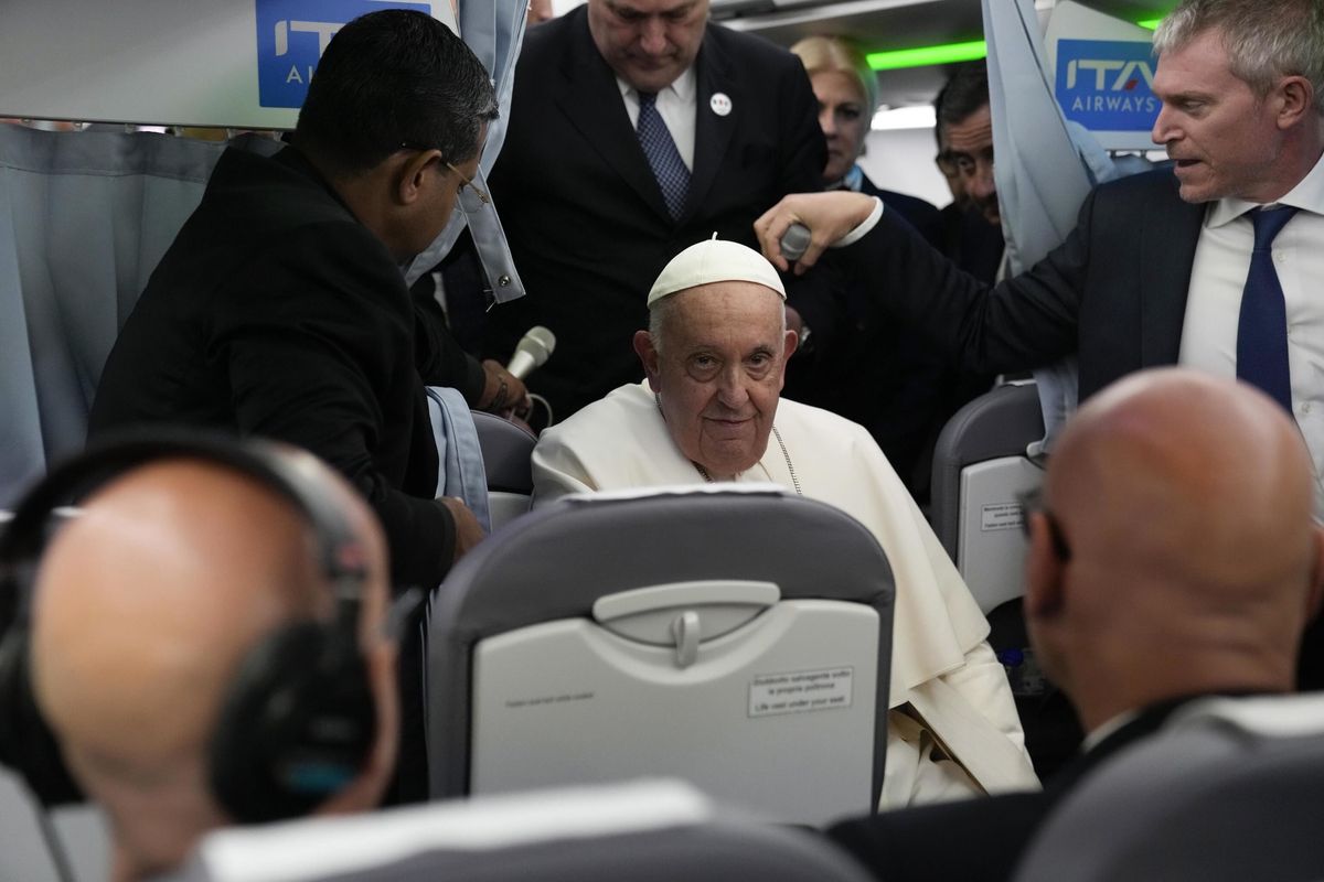 Papież Franciszek udzielił wywiadu w samolocie