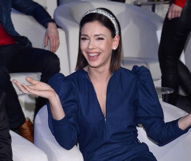 Klaudia Halejcio chwali się pierścionkiem i tortem. Deser wylądował na jej twarzy