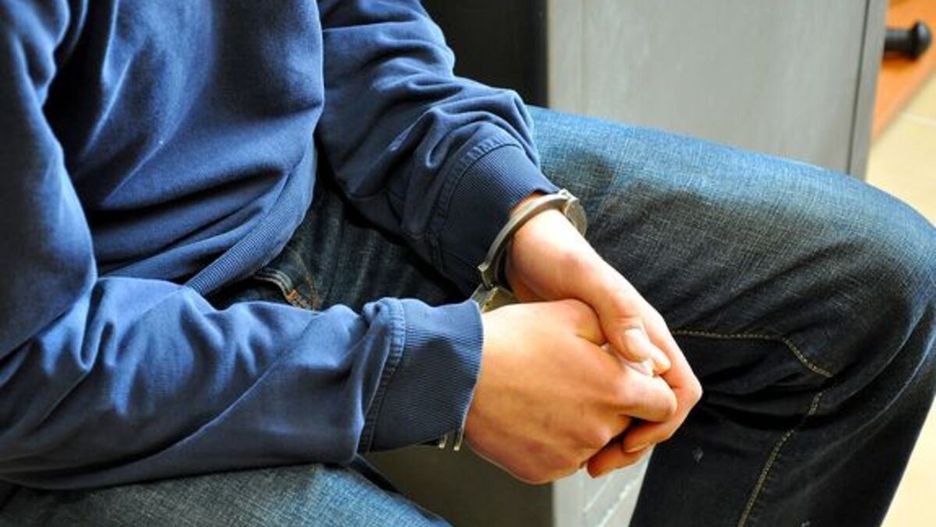 22 - latek zaatakował starsze małżeństwo.