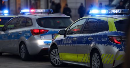 Kobieta straciła 18 tysięcy złotych. Została oszukana metodą "na gwiazdę disco polo"