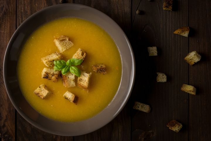 Krem z batatów to zdrowa i pożywna zupa.