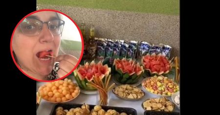 Pokazała, co je na przyjęciu komunijnym. Internauci zwrócili uwagę na jeden szczegół