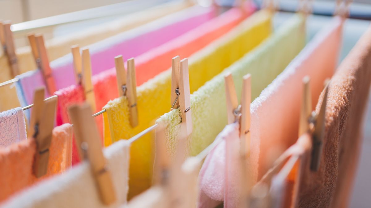 Suszysz pranie w mieszkaniu? To może szkodzić zdrowiu! 