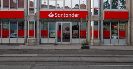 Pieniądze zniknęły z kont. Bank informuje, że dotrzymał słowa