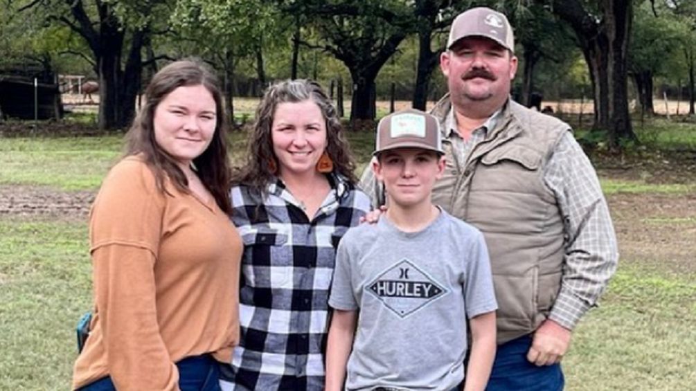 Kylee (z lewej) skończyła szkołę i usłyszała od rodziców warunek