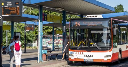 Śląskie. Będą zmiany w komunikacji, kolejne "eMki" ruszają na trasy