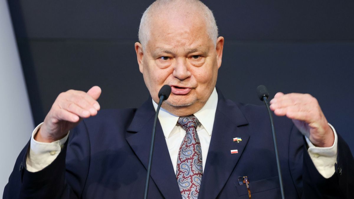 Konferencja prezesa NBP Adama Glapi?skiego09.06.2022 Warszawa Konferencja prezesa NBP Adama Glapinskiego N/z Adam Glapinski fot Jacek Dominski/REPORTERJacek Dominski/REPORTER