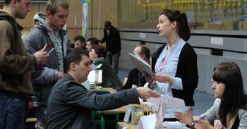 Nawet 8,4 tys. zł płacą już na starcie. Nie trzeba mieć doświadczenia