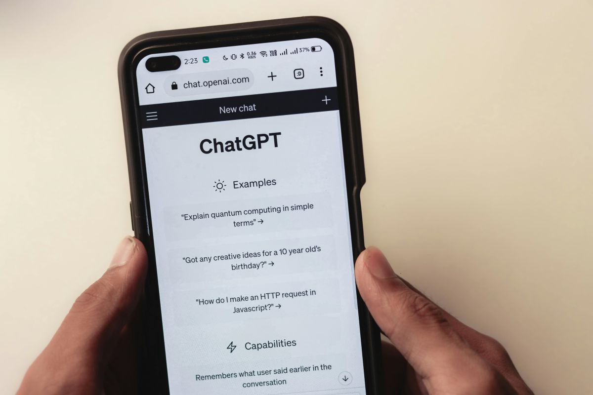 ChatGPT dla początkujących - jak go włączyć i jak z niego korzystać?