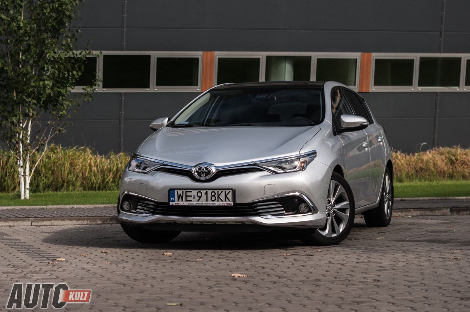Inne reflektory, zmodyfikowane zderzaki...takie cechy liftingu można przypisać większości odświeżanych aut, ale zakres tych zmian u Toyoty Auris jest naprawdę duży i zauważalny.