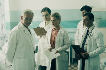 Kadr z serialu "Czarna śmierć" 