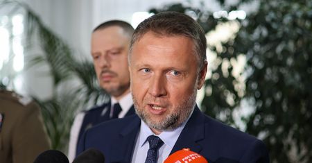 Kierwiński składa zawiadomienie. W tle incydent z Macierewiczem