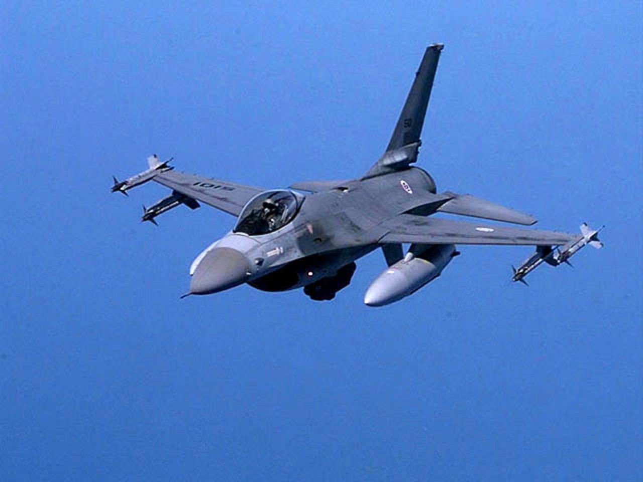 Ukrainische Erfolge: Russische Jet auf eigenem Territorium abgeschossen