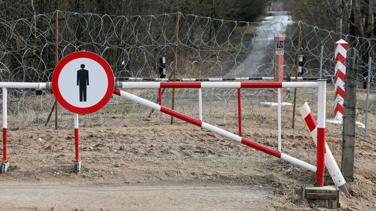 Pas przygraniczny w okolicach miejscowości Chworościany na granicy polsko-białoruskiej 