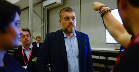 Adrian Zandberg nie jest już członkiem zarządu Razem. Zmiany we władzach partii