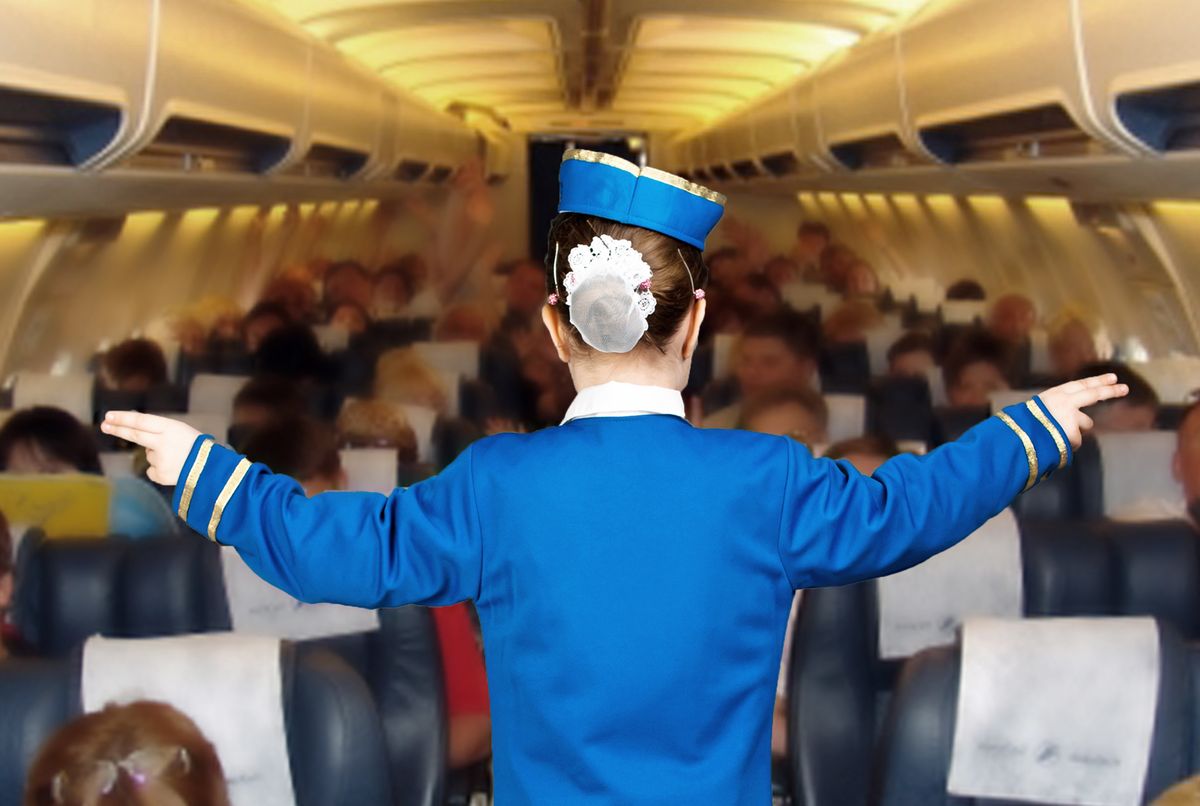 Stewardesom udało się przekonać sąd, że pracodawca powinien zwrócić im koszty związane z makijażem 