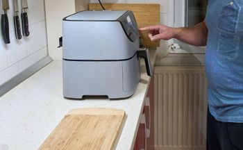 Groźny błąd. Jedzenie z airfryera staje się rakotwórcze