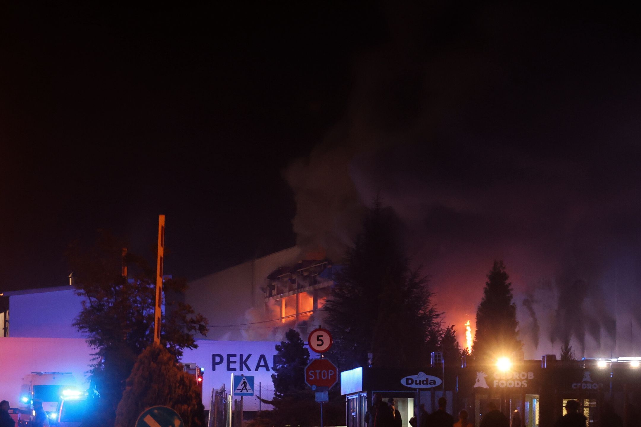 Pożar hali magazynowej zakładów mięsnych