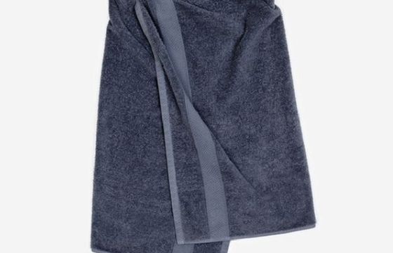 Spódnica frotte w wiosennej kolekcji Balenciaga, IKEA oferuje podobną za 900 dolarów mniej