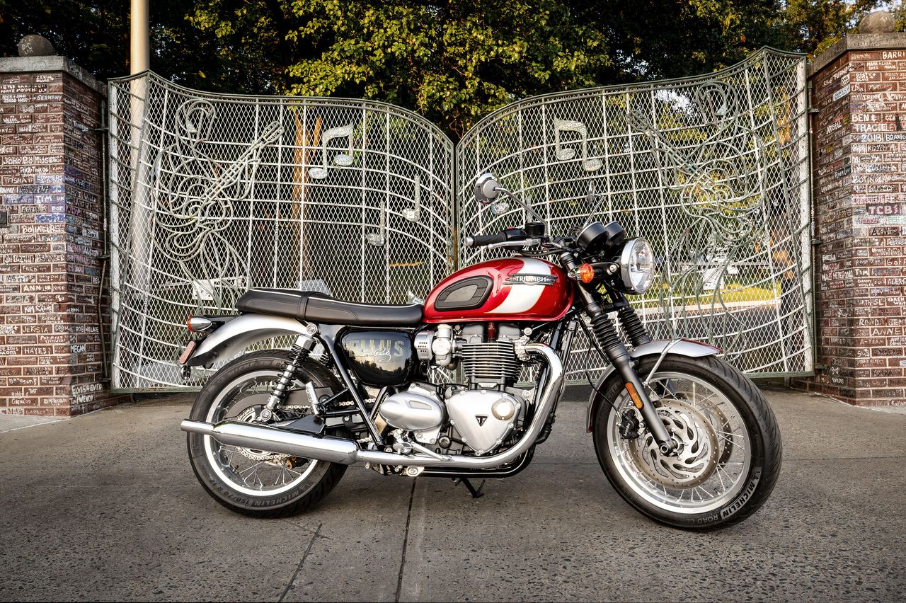 Triumph Bonneville T120 Elvis Presley