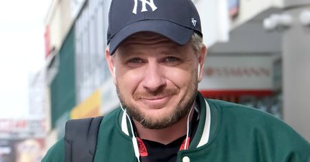 Filip Chajzer przyłapany na donoszeniu pizzy. Tak próbował uszczęśliwić rodaków