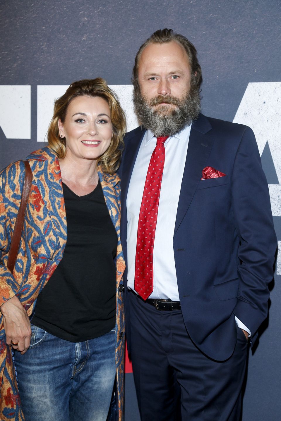 Leszek Lichota z żoną podczas filmowej premiery
