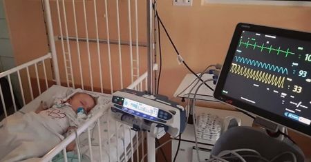 "Pozostał strach". Rodzice dzieci, które przeszły Kawasakiego opowiadają o lęku przed powikłaniami i nawrotem choroby