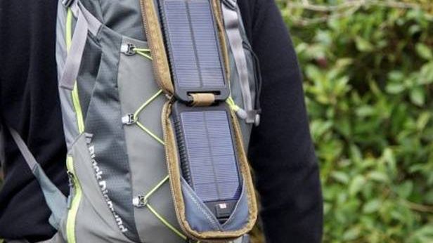 Solarmonkey Adventurer - słoneczna ładowarka, która stawi czoła trudom podróży 1