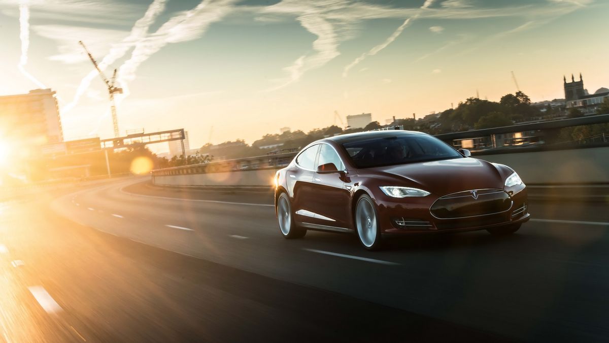 Systemy wspomagające kierowcę wymagają mnóstwa poprawek! (Fot. Tesla)
