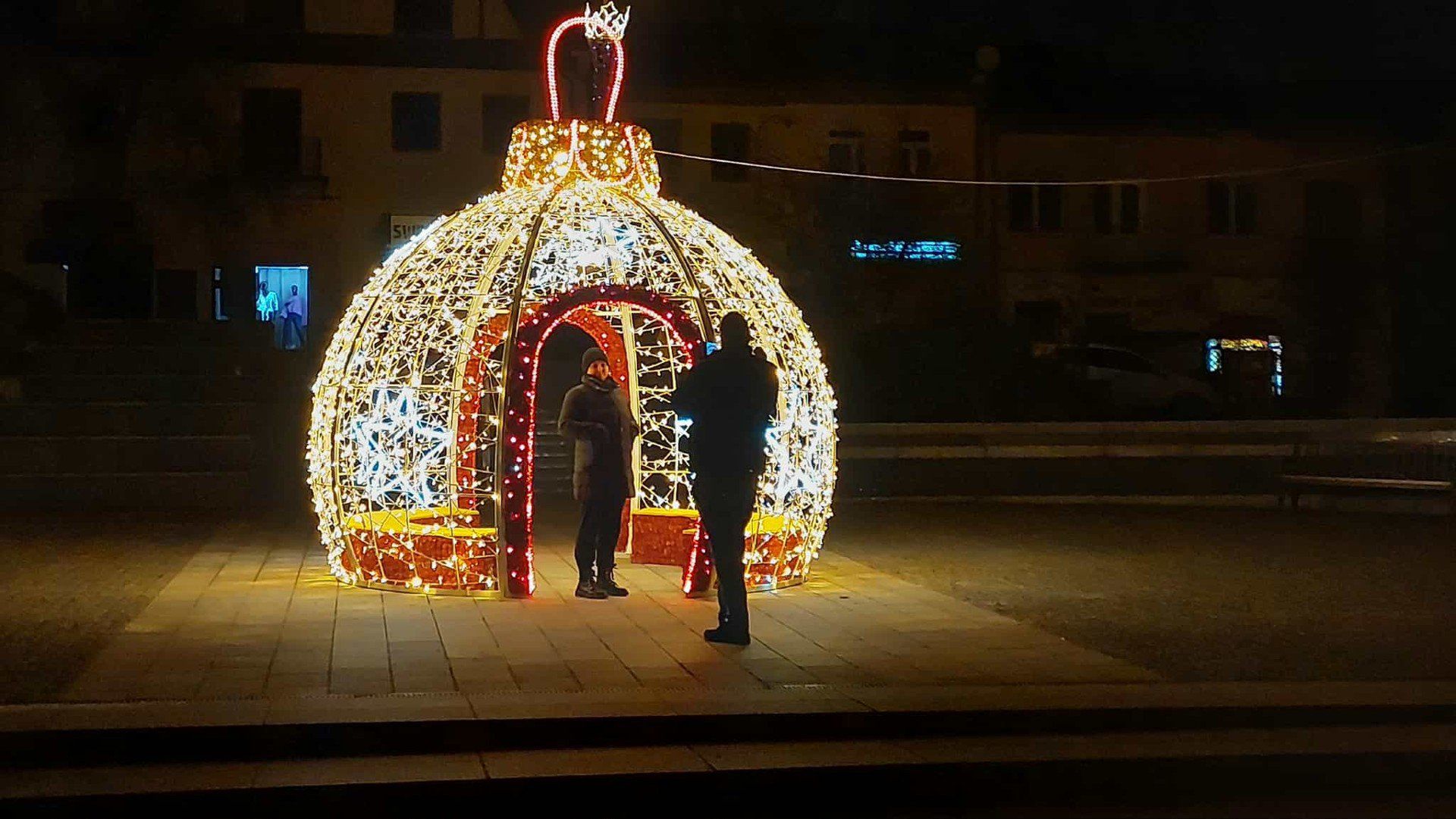 Przy tej iluminacji mieszkańcy chętnie robią sobie zdjęcia