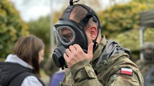 Roznoszą karty mobilizacyjne z wojska. Kto może się ich spodziewać?