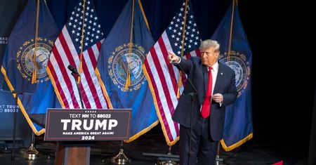 Tak przywitali Trumpa na wiecu. Były prezydent w szoku