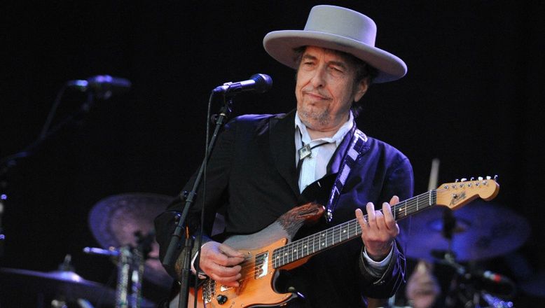 Bob Dylan został oskarżony o PRZEMOC SEKSUALNĄ wobec 12-letniej dziewczynki!