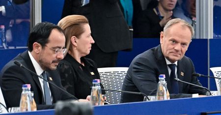 Samorządowcy alarmują. "Zwolnienia tysięcy osób". Premier odpowiada