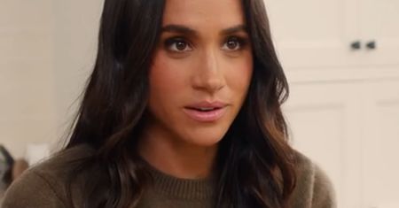 Meghan myślała, że nikt nie zauważy? Brukowce mają używanie