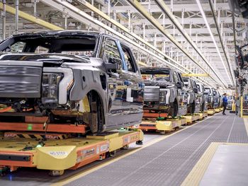 AI miało zastąpić pracowników. Ford szybko zrozumiał błąd