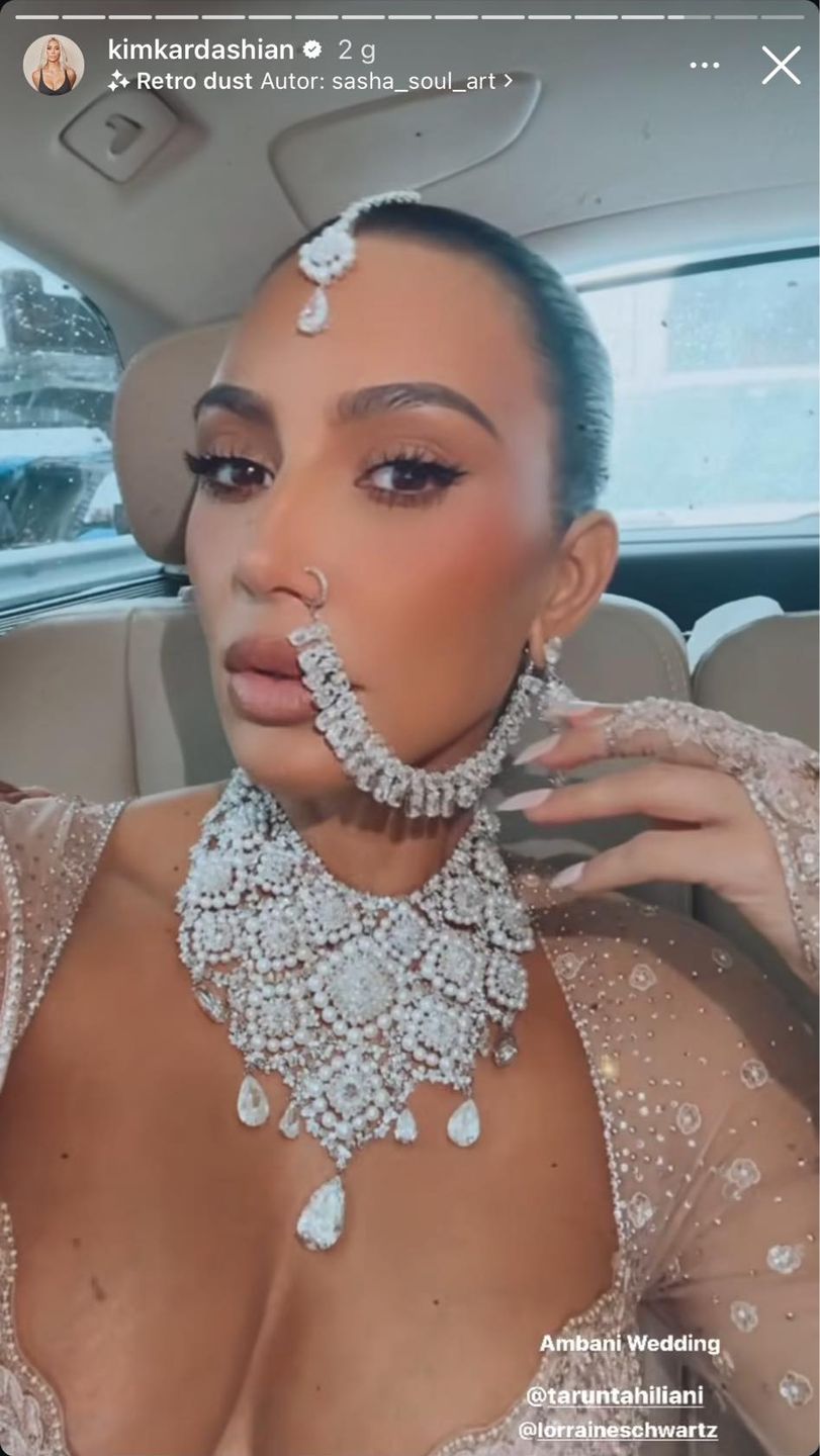 Kardashianki w drodze na ślub bogaczy